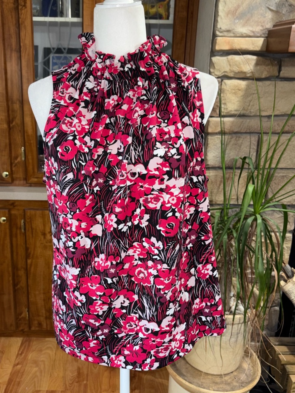 Ann Taylor factory size large black & pink sleeveless ruffled high neck blouse